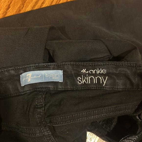 7 For All Mankind Woman’s black Ankle Skinny Jeans Size 25 - Picture 4 of 8